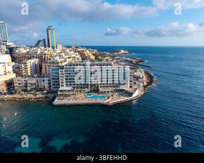 Foto drone di Saint Julian's Bay Malta Foto Stock