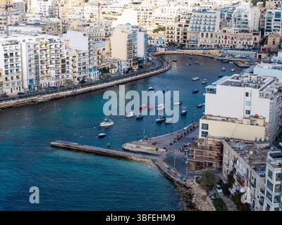 Foto drone di Saint Julian's Bay Malta Foto Stock