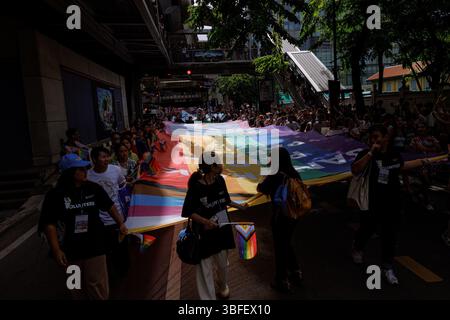 Bangkok, Thailandia. 1 giugno 2025. I sostenitori LGBTQ partecipano a una parata dell'orgoglio a Bangkok, Thailandia, domenica 1 giugno 2025. (Credit Image: © Andre Malerba/ZUMA Press Wire) SOLO PER USO EDITORIALE! Non per USO commerciale! Crediti: ZUMA Press, Inc./Alamy Live News Foto Stock