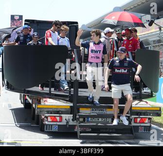 Barcellona, spagnolo. 1 giugno 2025. 31 maggio 2025, Circuit de Catalunya, Barcellona, Formula 1 Aramco Gran Premio di Spagna 2025, nella foto Max Verstappen (NLD), Oracle Red Bull Racing, Franco Colapinto (ARG), BWT Alpine F1 Team crediti: dpa/Alamy Live News Foto Stock