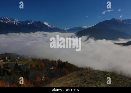 Francia Savoie Maurienne Jarrier : mer de nuages Foto Stock