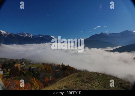 Francia Savoie Maurienne Jarrier : mer de nuages Foto Stock