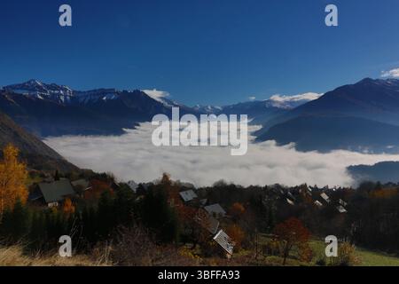 Francia Savoie Maurienne Jarrier : mer de nuages Foto Stock