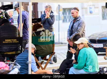 Vienna, Austria. 26 maggio 2025. Riprese della seconda stagione della serie Netflix "Crooks" presso la chiesa della Minoritenkirche di Vienna, Austria, il 26 maggio 2025. Lukas WATZL - 20250526 PD19620 credito: APA-PictureDesk/Alamy Live News Foto Stock