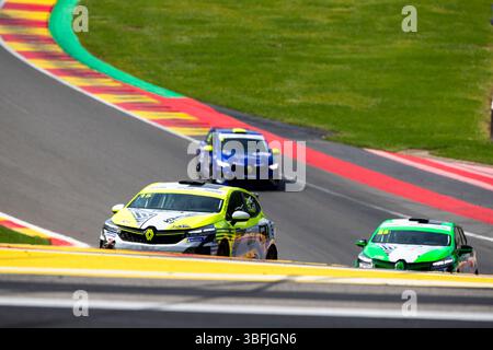 Stavelot, Belgio. 1 giugno 2025. 15 POUGET David (fra), GPA RACING, Clio Cup Series, action 23 FINKELSTEIN Alex (fra), GPA RACING, Clio Cup Series, azione durante il 3° round della Clio Cup Series 2025, dal 30 maggio al 1° giugno 2025 sul circuito di Spa-Francorchamps, a Stavelot, Belgio - Photo Damien Doumergue/DPPI Credit: DPPI Media/Alamy Live News Foto Stock