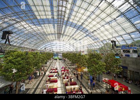 Nuovo centro fieristico di Lipsia, fiera commerciale di Lipsia, con ingresso in vetro, vista interna, complesso fieristico, zona fieristica, cupola di vetro, evento Foto Stock