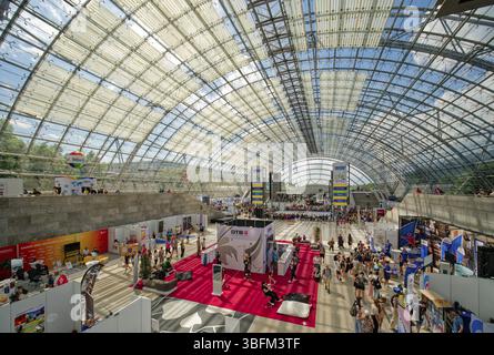Nuovo centro fieristico di Lipsia, fiera commerciale di Lipsia, con ingresso in vetro, vista interna, complesso fieristico, zona fieristica, cupola di vetro, evento Foto Stock