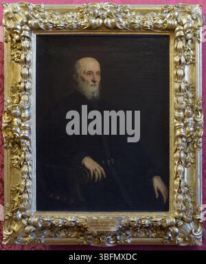Jacopo Tintoretto, ritratto dell'anziano senatore veneziano con barba bianca seduta in abito scuro, fine XVI secolo, Palazzo Pitti, Firenze, Italia. Foto Stock