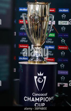 Città del Messico, Ciudad de Mexico, Messico. 31 maggio 2025. Il trofeo della CONCACAF Champion Cup si vede durante la giornata mediatica tra Cruz Azul e Vancouver Whitecaps all'Estadio Olimpico Universitario. Il 31 maggio 2025 a città del Messico, Messico. (Credit Image: © Carlos Santiago/eyepix via ZUMA Press Wire) SOLO PER USO EDITORIALE! Non per USO commerciale! Foto Stock