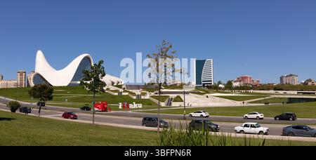 Baku. Azerbaigian. 05.11.2022. Bellissimo centro culturale di Heydar Aliyev. Foto Stock
