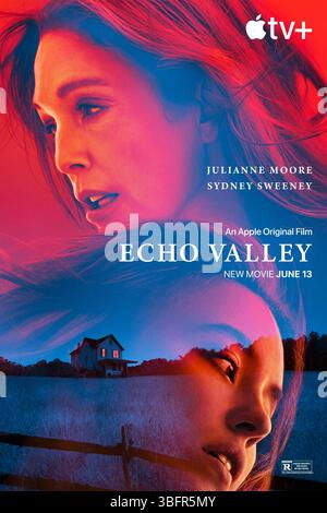 Echo Valley (2025) diretto da Michael Pearce e interpretato da Julianne Moore, Sydney Sweeney e Domhnall Gleeson. Kate sta affrontando una tragedia personale mentre possiede e allena cavalli a Echo Valley, un luogo isolato e pittoresco, quando sua figlia Claire arriva alla sua porta, spaventata, tremante e coperta dal sangue di qualcun altro. SOLO PER USO EDITORIALE di poster pubblicitari. Credito: BFA / Apple TV+ Foto Stock
