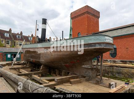Lo storico rimorchiatore a vapore Mayflower 1861 è in fase di riparazione sul Patent Slip, Underfall Yard, Bristol, Inghilterra, Regno Unito Foto Stock