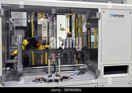 Marchin, Belgio. 3 giugno 2025. L'inaugurazione di Safran Blades, il nuovo stabilimento Safran Aero Boosters 4,0 specializzato nella produzione di pale per motori aerei, a Marchin, martedì 03 giugno 2025. BELGA PHOTO ERIC LALMAND credito: Belga News Agency/Alamy Live News Foto Stock