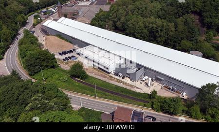Marchin, Belgio. 3 giugno 2025. Ripresa aerea scattata durante l'inaugurazione di Safran Blades, la nuova fabbrica Safran Aero Boosters 4,0 specializzata nella produzione di pale per motori aerei, a Marchin, martedì 03 giugno 2025. BELGA PHOTO ERIC LALMAND credito: Belga News Agency/Alamy Live News Foto Stock