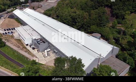 Marchin, Belgio. 3 giugno 2025. Ripresa aerea scattata durante l'inaugurazione di Safran Blades, la nuova fabbrica Safran Aero Boosters 4,0 specializzata nella produzione di pale per motori aerei, a Marchin, martedì 03 giugno 2025. BELGA PHOTO ERIC LALMAND credito: Belga News Agency/Alamy Live News Foto Stock