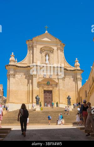 Cattedrale della Cittadella di Gozo, vista della facciata della Cattedrale dell'assunzione situata nel Pjazza Katidral nello storico forte della Cittadella, Victoria Gozo Foto Stock