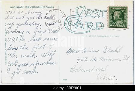 Questa stampa colorata del 1911 raffigura la formazione rocciosa vicino alla cima di Hanging Rock, situata sul Monte Pleasant a Lancaster, Ohio. Foto Stock