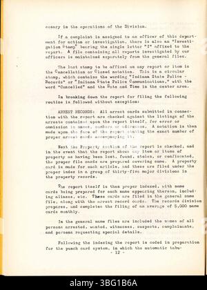 Questo numero dell'Indiana Law Enforcement Digest dell'agosto 1940 include rapporti sulle operazioni della polizia di Stato dell'Indiana, che descrivono in dettaglio il lavoro di vari uffici, presentando dati statistici e elencando le persone ricercate. Foto Stock