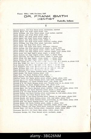 Pagina 106 della 1911 città di Rushville e rubrica telefonica contiene elenchi di aziende, pubblicità e un elenco di chiese. Include anche una breve storia del sistema scolastico pubblico di Rushville, Indiana. Foto Stock
