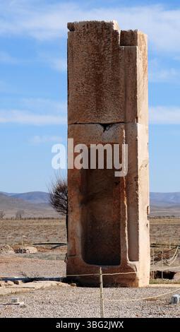 Pasargad, situata nella città iraniana di Shiraz e capitale della dinastia Achemenide, è stata fondata circa 2500 anni fa. Foto Stock