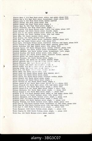 L'elenco telefonico e della città di Rushville 1911 fornisce un elenco dettagliato di aziende e chiese. Include informazioni sulla scuola pubblica locale e una breve storia delle chiese selezionate nella zona. Foto Stock