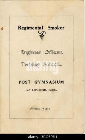 Programma per l'evento sociale Regimental Smoker per il personale militare presso la Engineer Officers Training School di Fort Leavenworth, Kansas, tenutosi il 19 novembre 1917. L'evento includeva canzoni, scenette e rinfreschi. Foto Stock