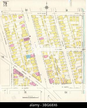Questa cartina dell'assicurazione antincendio Sanborn del 1915 di Indianapolis (cartina #79) è un documento storico dettagliato che mostra gli edifici, le strade e i dettagli dell'assicurazione antincendio della città. Faceva parte di una serie di mappe prodotte per valutare i rischi di incendio e i valori delle proprietà nelle aree urbane. Questa mappa fornisce un'istantanea dell'inizio del XX secolo di Indianapolis, mostrando lo sviluppo urbano e le infrastrutture. Foto Stock