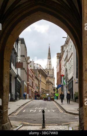 Vista della Christ Church with St Ewen, dalla chiesa di Saint John in the Wall, Broad Street, Bristol, Inghilterra, Regno Unito Foto Stock