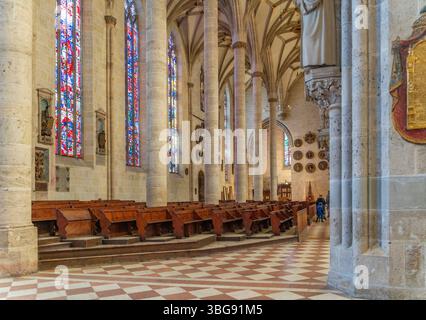 Scenario all'interno della cattedrale di Ulma, una città in uno stato chiamato Baden-Wuerttemberg nel sud-ovest della Germania Foto Stock