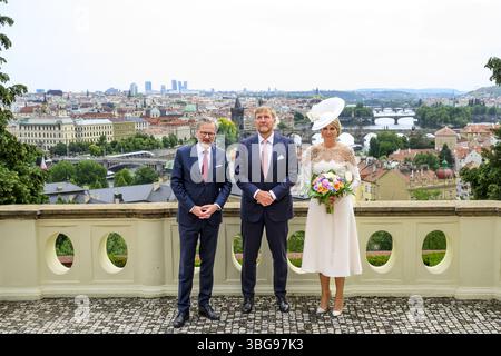 Praga, Repubblica Ceca. 4 giugno 2025. 13:42:22 PRAGA, 04-06-2025, Villa KramarovaRe Willem Alexander e la Regina Máxima fanno una visita di Stato nella Repubblica Ceca su invito del Presidente. FOTO: NLBeeld/Patrick van EmstIn la foto: La coppia reale durante un incontro con il primo ministro della Repubblica Ceca, Petr fiala. Crediti: NL Beeld / Patrick van Emst crediti: NL Beeld/Alamy Live News Foto Stock