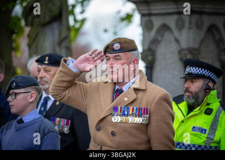 L'ANZAK Day 2024 è stato celebrato nel Soldier's Corner al cimitero di Warrington il 28 aprile Foto Stock