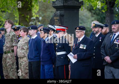 L'ANZAK Day 2024 è stato celebrato nel Soldier's Corner al cimitero di Warrington il 28 aprile Foto Stock