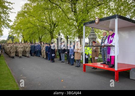 L'ANZAK Day 2024 è stato celebrato nel Soldier's Corner al cimitero di Warrington il 28 aprile Foto Stock