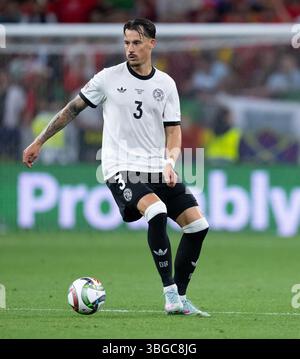 Monaco, Germania. 4 giugno 2025. Calcio: Nations League A, Germania - Portogallo, play-off round, semifinale nella Munich Football Arena. Robin Koch della Germania in azione. Crediti: Sven Hoppe/dpa/Alamy Live News Foto Stock
