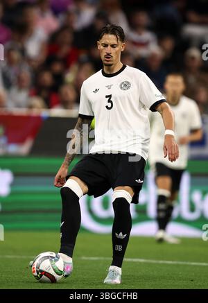 MONACO DI BAVIERA, GERMANIA - 04 GIUGNO: Robin Koch della Germania e durante la semifinale della UEFA Nations League 2025 tra Germania e Portogallo alla Munich Football Arena il 4 giugno 2025 a Monaco di Baviera, Germania. © diebilderwelt / Alamy Stock Foto Stock