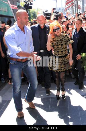 Lady Gaga all'hotel Athenee Palace Hilton Bucharest a Bucarest - 15 agosto 2012 Foto Stock