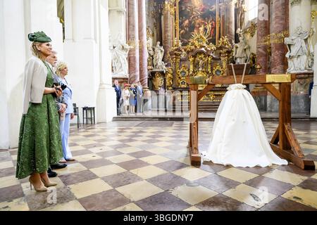 Praga, Repubblica Ceca. 5 giugno 2025. 09:22:02 PRAGA, 05-06-2025, Chiesa di San Salvatore il re Willem Alexander e la regina Máxima fanno una visita di stato nella Repubblica Ceca su invito del presidente. FOTO: NLBeeld/Patrick van EmstIn foto: L'azienda visita la chiesa di San Salvatore, dove viene inaugurata e benedetta una nuova campana della chiesa. Crediti: NL Beeld / Patrick van Emst crediti: NL Beeld/Alamy Live News Foto Stock