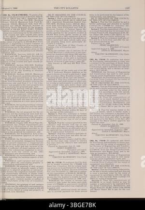 Questa sezione del Columbus City Bulletin 1989 fornisce aggiornamenti sui procedimenti del consiglio comunale, le ordinanze approvate, gli aggiornamenti della funzione pubblica e le pubblicità per offerte e proposte. Foto Stock