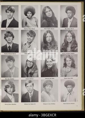 Questa pagina dell'annuario "The Occident" del 1973 commemora la storia della West High School, fondata nel 1908 al 120 di South Central Avenue. Nel 1916, la West High aveva 457 studenti. L'espansione della scuola includeva un nuovo edificio al 179 di South Powell Avenue, progettato da Howard Dwight Smith, aperto nel 1929. Starling Junior High, il vecchio edificio riprogettato, chiuso nel 2012. Foto Stock