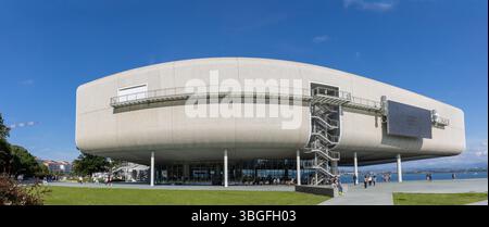 Centro Botín, arquitectura moderna junto al puerto. Santander, España. Foto Stock