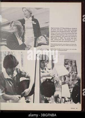 La Reynoldsburg High School iniziò nel 1819 con una capanna di tronchi che serviva come prima scuola nella città di Truro. Nel 1858 fu costruita una scuola di mattoni a due piani a Jackson Street e Broadwyn Drive, con la Reynoldsburg Union Academy fondata nel 1868. L'Accademia ha laureato la sua prima classe di sei studenti nel 1871. L'edificio è stato ristrutturato nel 1925 e il primo annuario, Reynolian, è stato pubblicato nel 1943. La scuola è ora Hannah J. Ashton Middle School. Foto Stock
