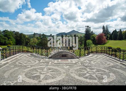 Enniskerry, Irlanda, 5 maggio 2025, giardino Powerscourt una delle attrazioni più interessanti della contea di Wicklow, Irlanda. Foto Stock
