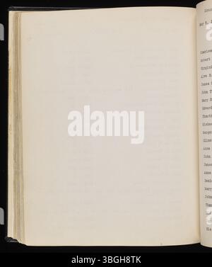 Questa pagina del Range Book v. 06, che documenta Athens Township e Athens County, Ohio, include fotografie degli anni 1890, 1900, 1908, 1910 e 1932-1947. Lo scrapbook, creato da W.E. Peters, mette in evidenza caratteristiche come cimiteri, tumuli degli Indiani d'America, case scolastiche con una sola stanza e siti minerari. La collezione si concentra su luoghi che Peters riteneva fossero stati danneggiati o scomparsi. Foto Stock