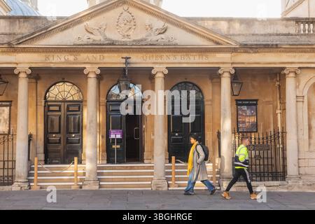 Inghilterra, Somerset, Bath, ingresso alle terme Kings e Queens Foto Stock