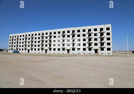 Abitazioni militari abbandonate costruite dai russi nel deserto del Gobi in Mongolia Foto Stock