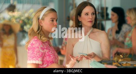 Le sirene Julianne Moore e Milly Alcock Foto Stock