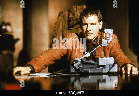 BLADE RUNNER 1982 Warner Bros. Film con Harrison Ford nel ruolo di Rick Deckard Foto Stock
