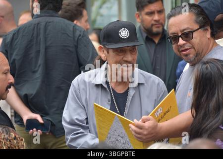 L'attore Danny Trejo appare alla Hollywood Walk of Fame cerimonia per onorare LA GUERRA, tenutasi il 5 giugno 2025 a Los Angeles, California. Crediti: Sharon Graphics/Alamy Live News Foto Stock