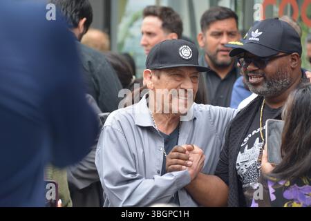 L'attore Danny Trejo appare alla Hollywood Walk of Fame cerimonia per onorare LA GUERRA, tenutasi il 5 giugno 2025 a Los Angeles, California. Crediti: Sharon Graphics/Alamy Live News Foto Stock