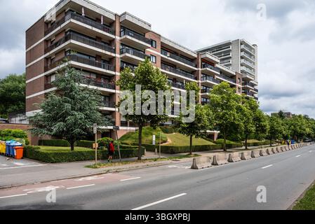 Edifici di edilizia popolare al Peterbos Borrow di Anderlecht, Bruxelles, Belgio 5 giugno 2025 Foto Stock
